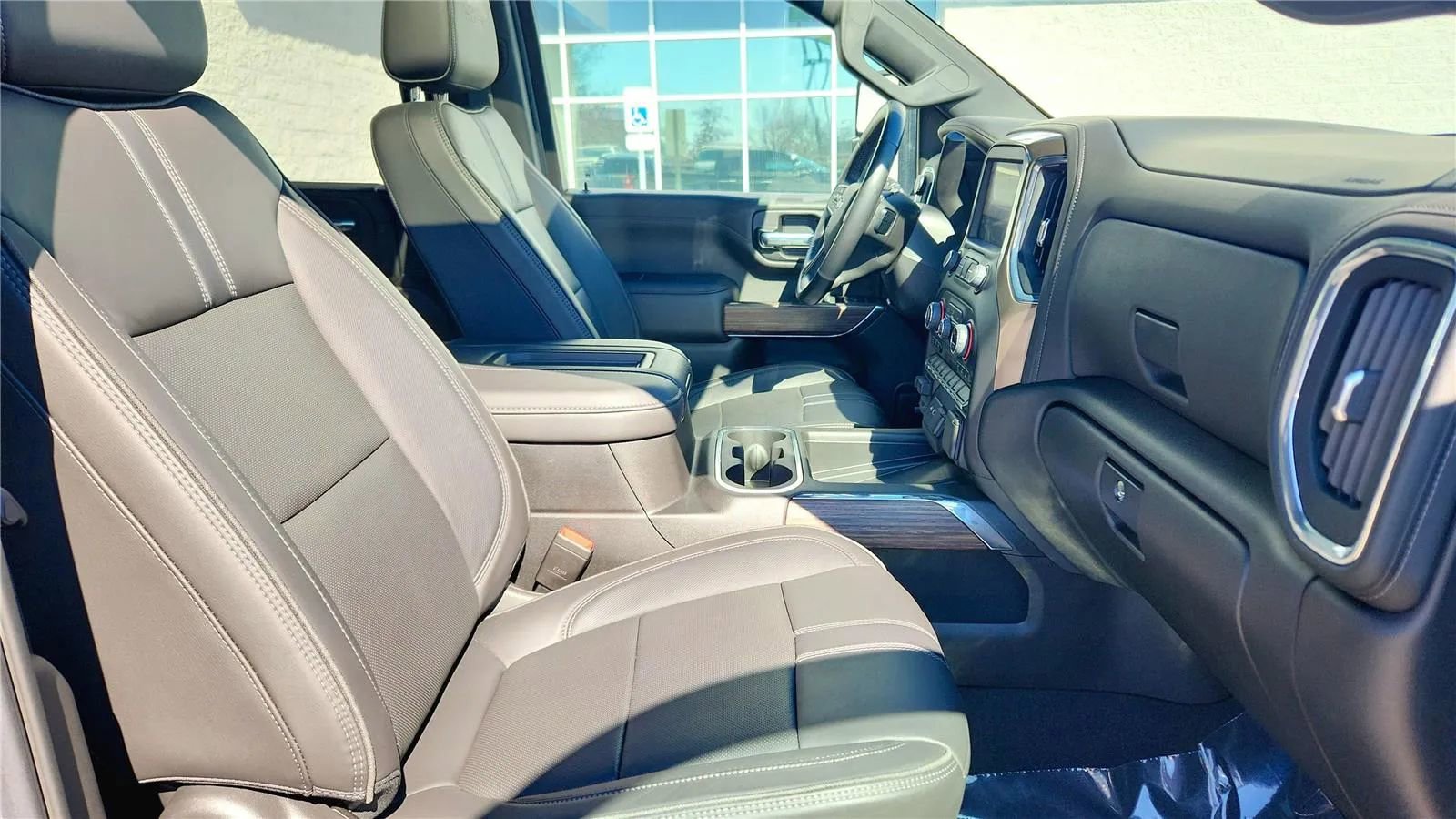 Used 2022 Chevrolet Silverado 3500 High Country w/ Safety Package II image 28