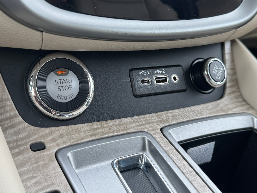 Used 2022 Nissan Murano SV image 18