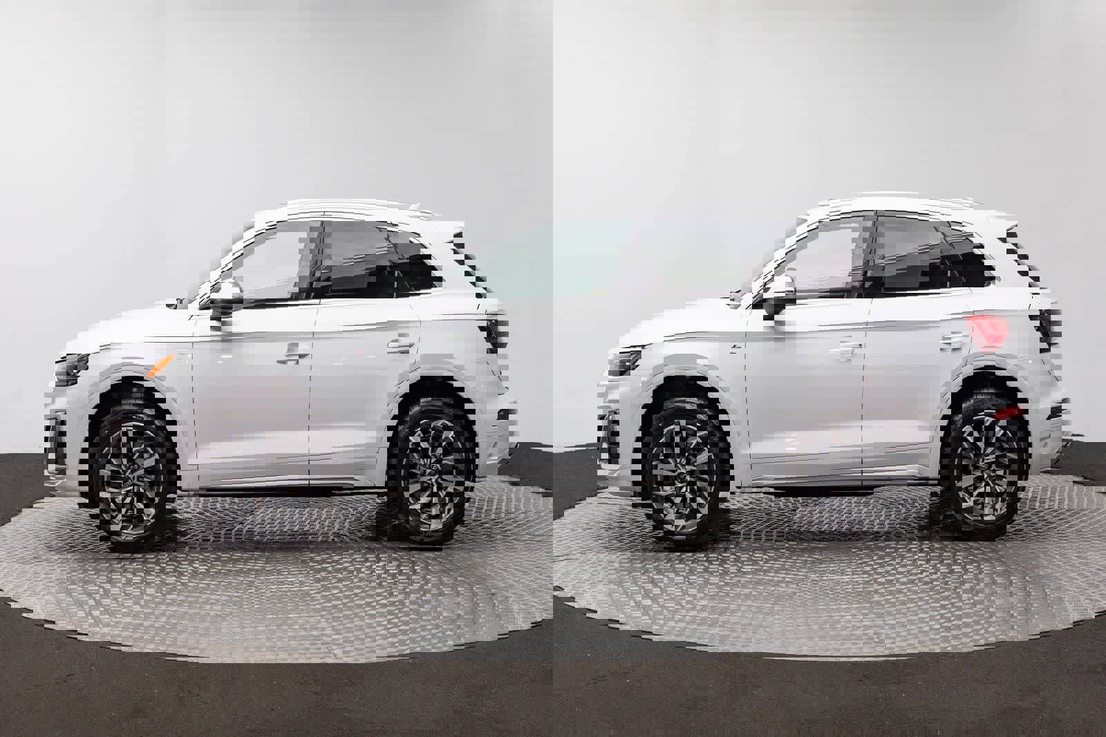 Used 2024 Audi Q5 2.0T Premium Plus image 3