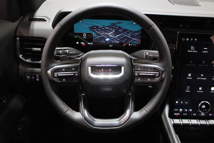 New 2026 GMC Terrain AT4 w/ Convenience Package III image 32