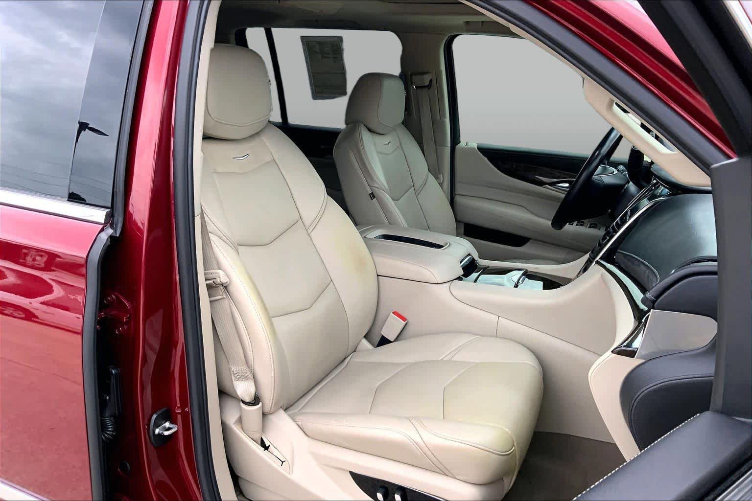 Used 2018 Cadillac Escalade ESV Premium Luxury AWD/4WD image 9