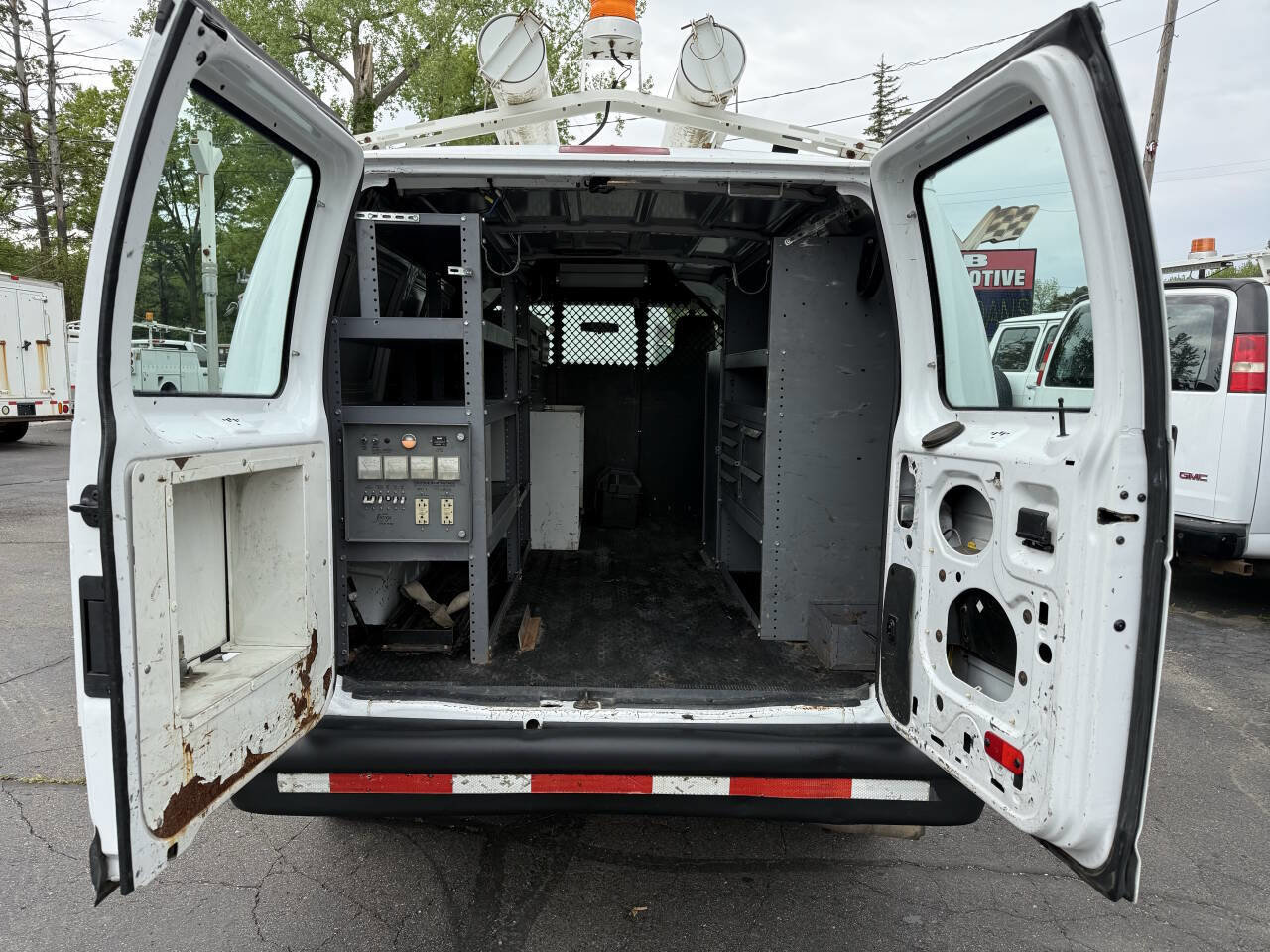 Used 2011 Ford E-250 and Econoline 250 w/ PWR Group image 11