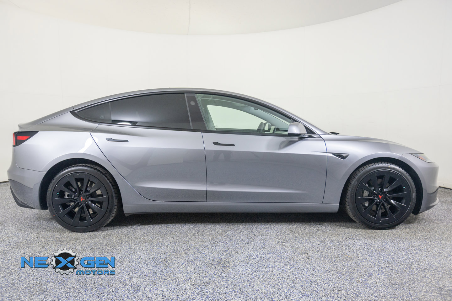 Used 2025 Tesla Model 3 Long Range AWD/4WD image 9