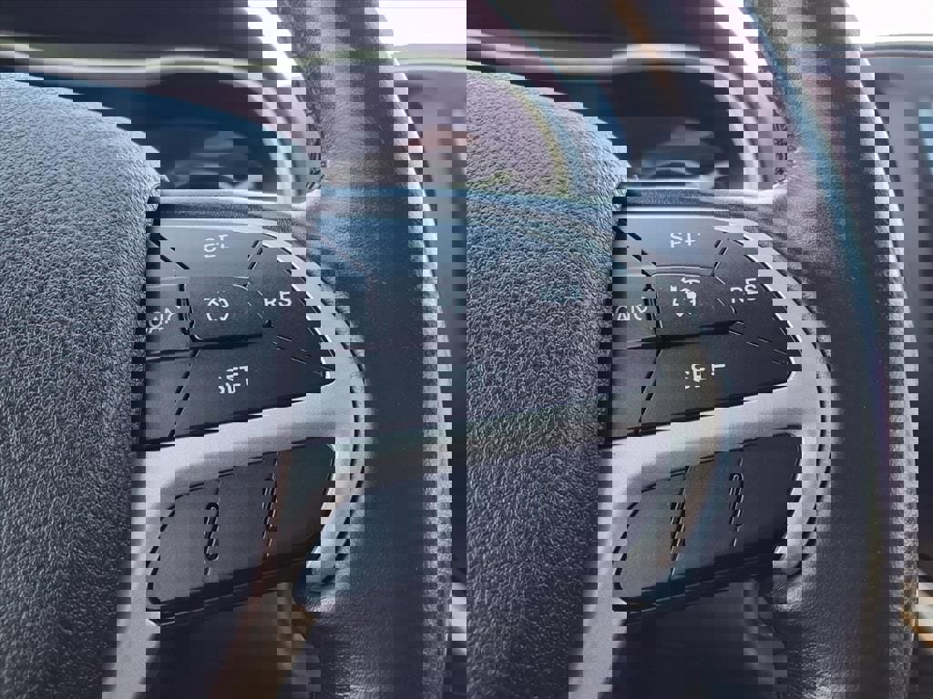 Used 2015 Jeep Cherokee Limited w/ Trailer Tow Group image 7