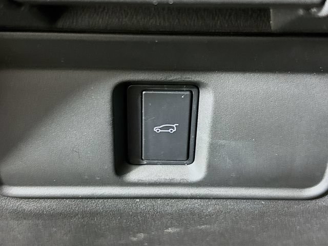 Used 2024 Land Rover Range Rover Evoque S AWD/4WD image 32