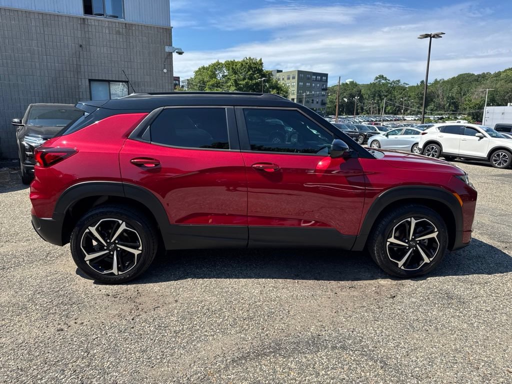 Used 2021 Chevrolet TrailBlazer RS w/ Sun and Liftgate Package AWD/4WD image 38