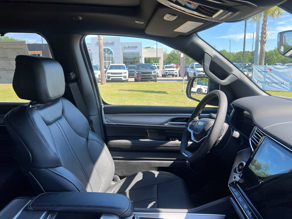 New 2026 Jeep Grand Wagoneer Limited AWD/4WD image 19