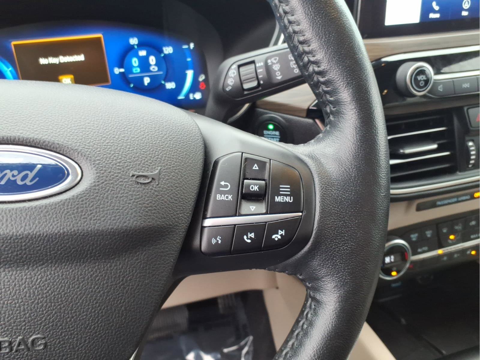 Used 2020 Ford Escape Titanium image 15