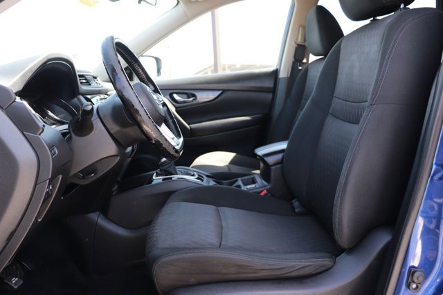 Used 2020 Nissan Rogue SV FWD image 12