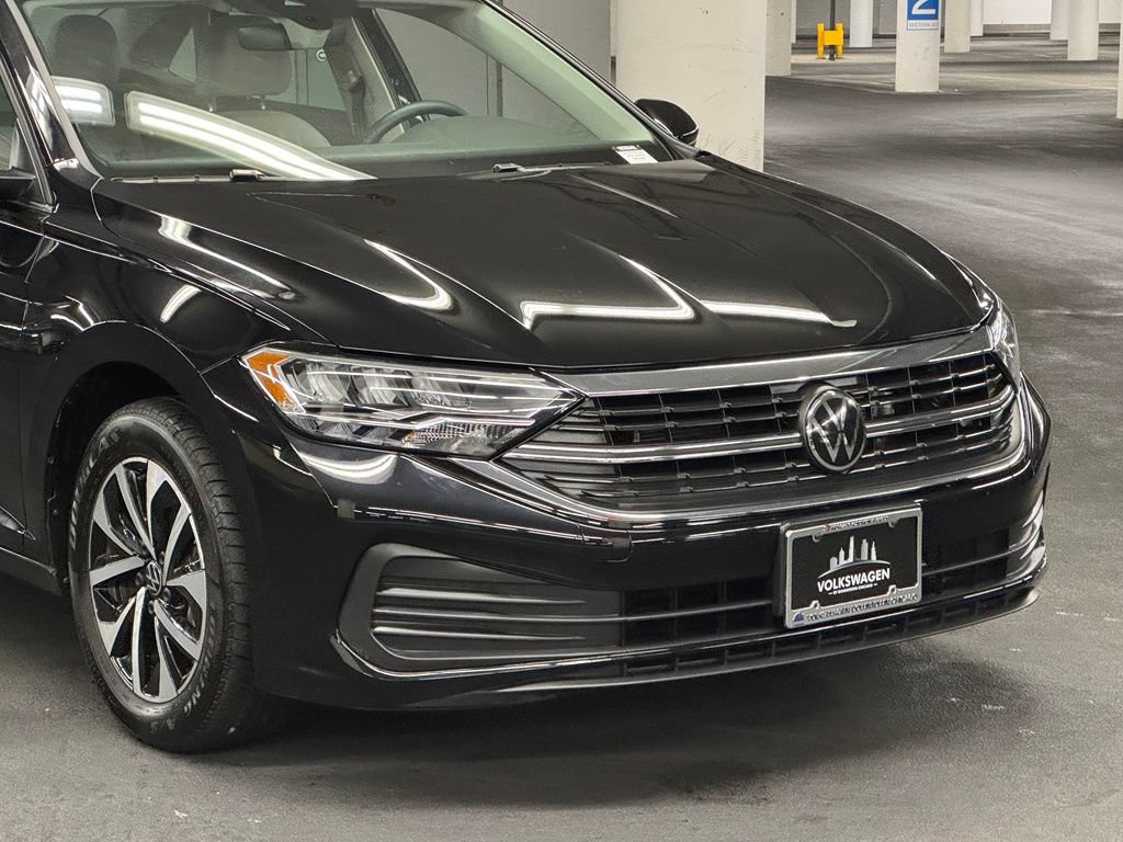 Certified 2024 Volkswagen Jetta S FWD image 33
