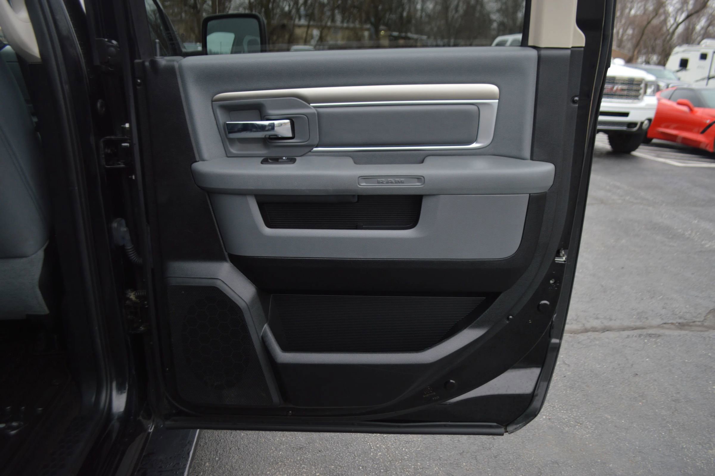 Used 2014 RAM 1500 Outdoorsman image 27