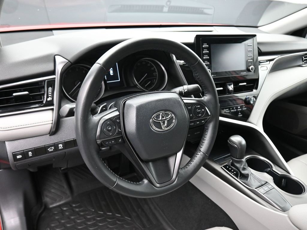 Used 2023 Toyota Camry SE image 13