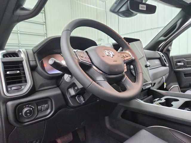New 2026 RAM 2500 Laramie AWD/4WD image 18