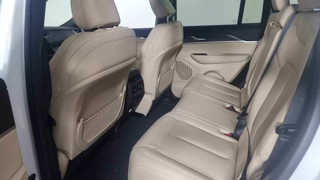 New 2025 Jeep Grand Cherokee Limited image 27