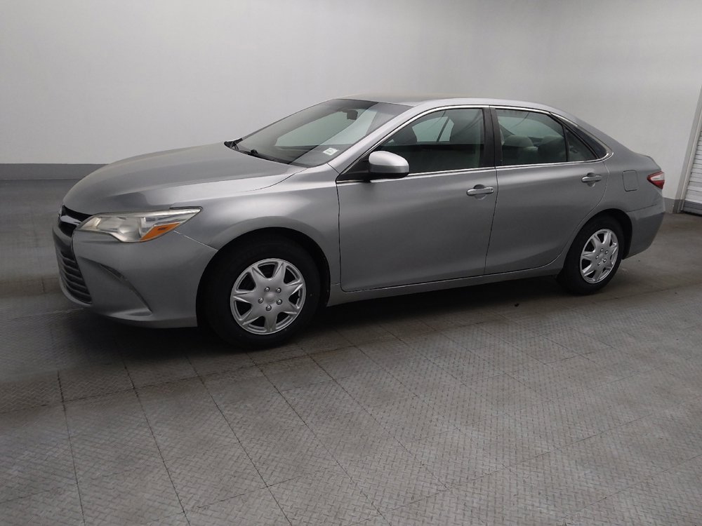 Used 2016 Toyota Camry LE FWD image 2