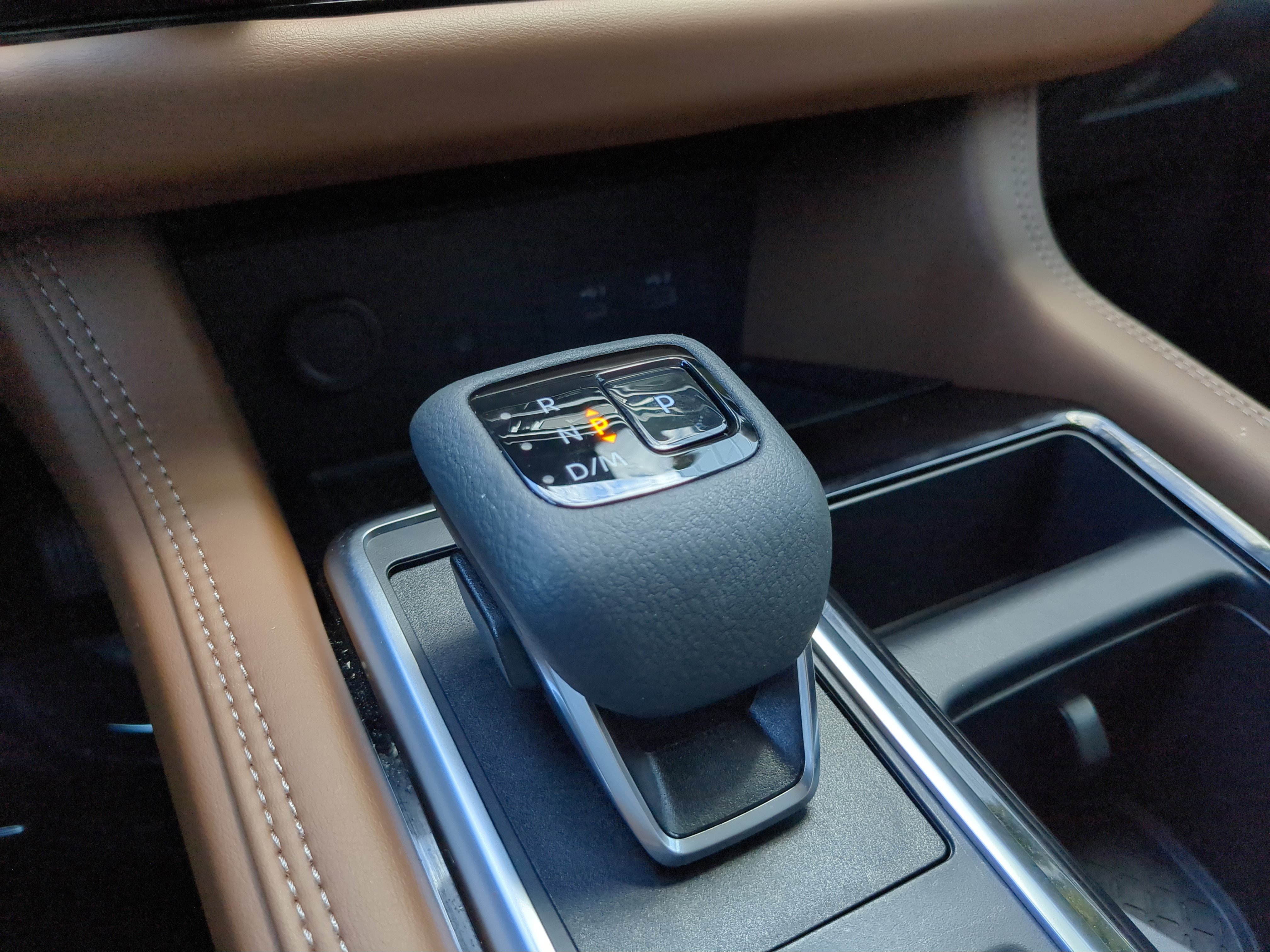 Used 2024 Nissan Pathfinder Platinum w/ Cargo Package image 25