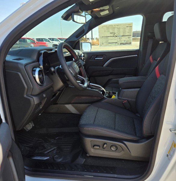 New 2025 Chevrolet Colorado Z71 image 11