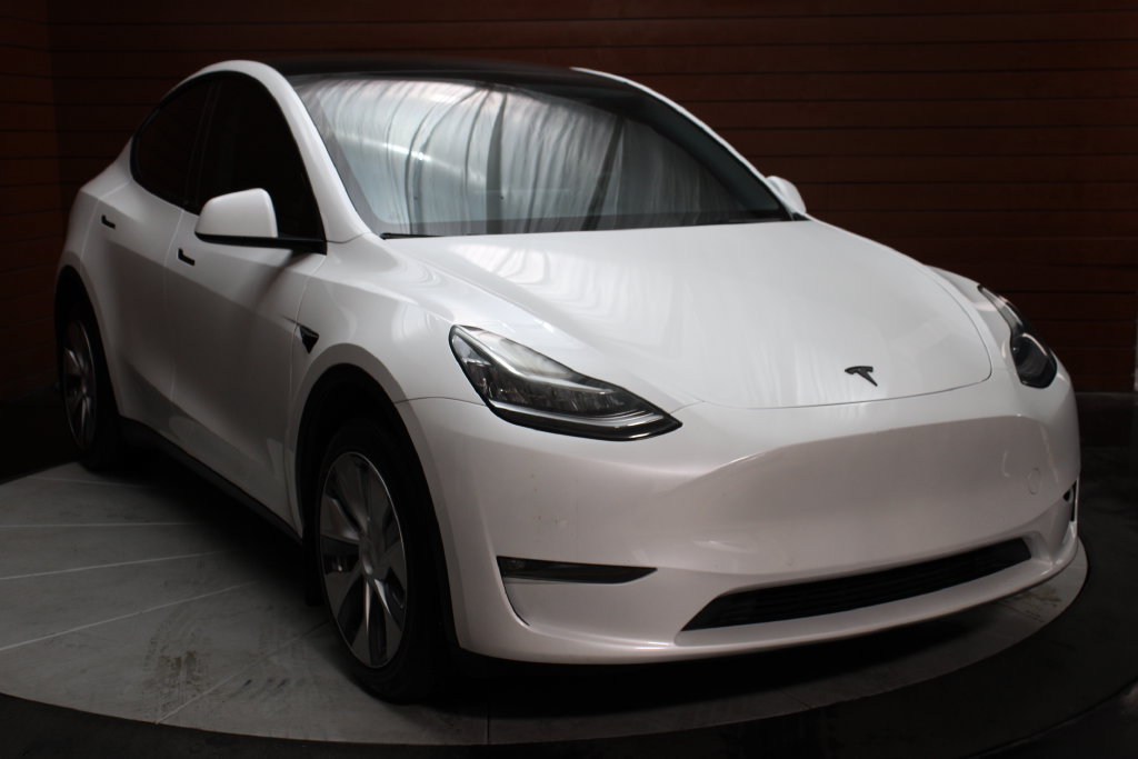 Used 2022 Tesla Model Y Long Range AWD/4WD image 36