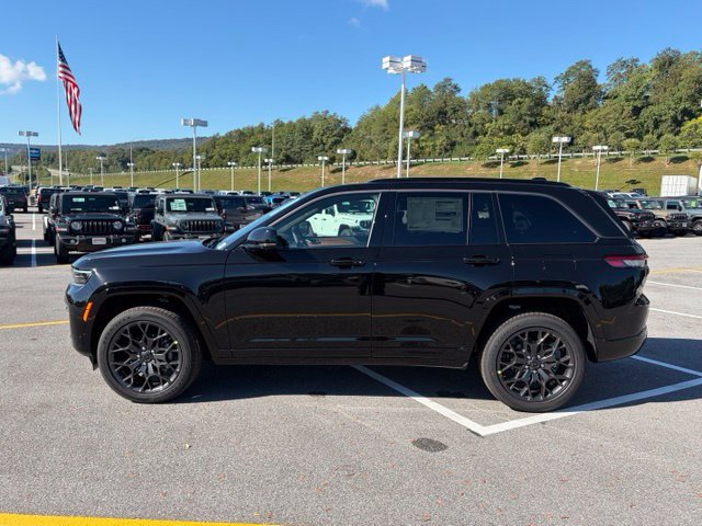 New 2027 Jeep Grand Cherokee Summit AWD/4WD image 2