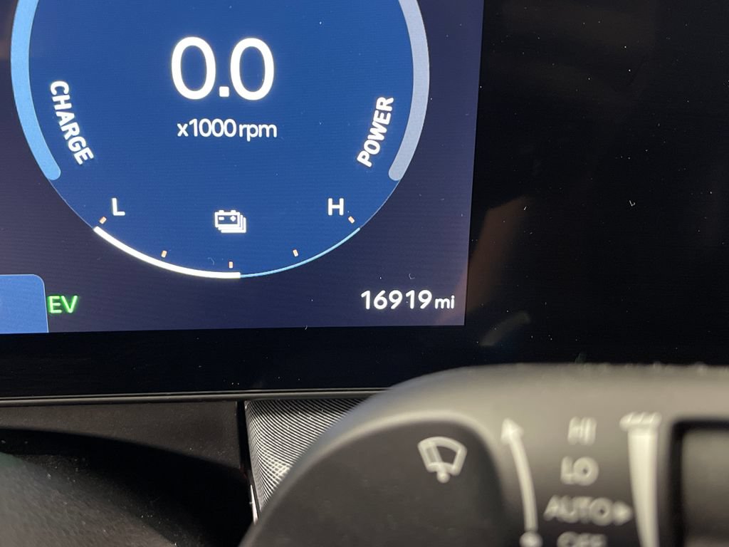 Certified 2025 Hyundai Sonata Limited FWD image 21