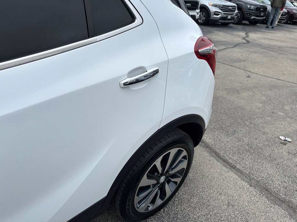 Used 2021 Buick Encore Preferred AWD/4WD image 11