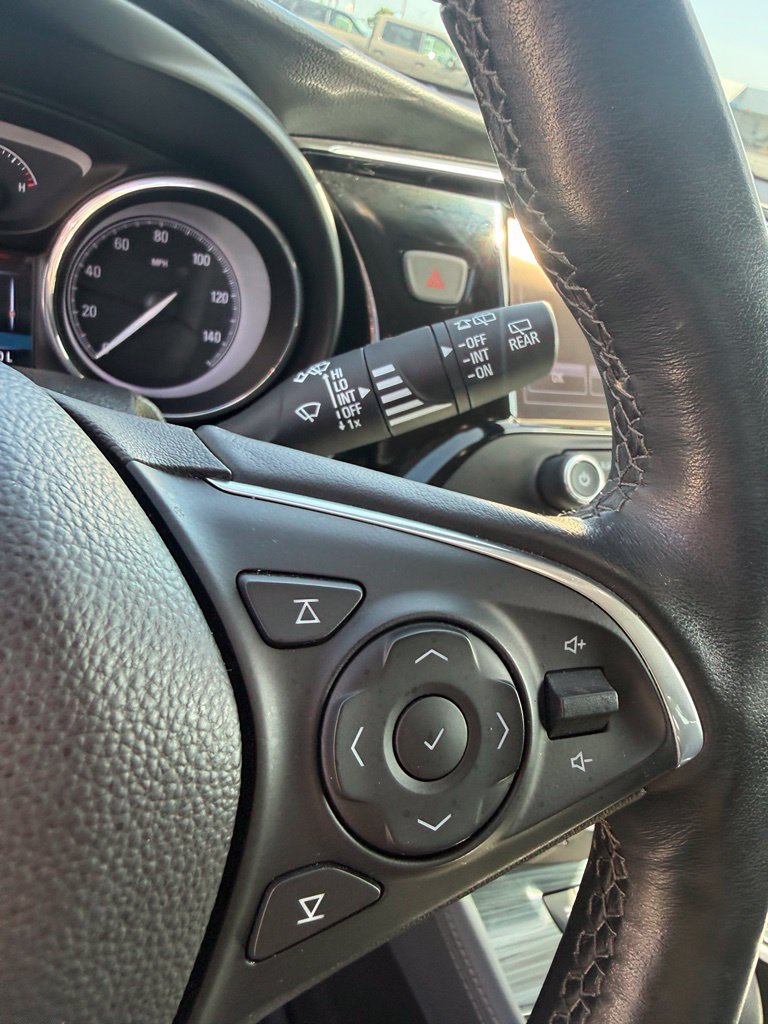 Used 2019 Buick Envision Essence FWD image 16