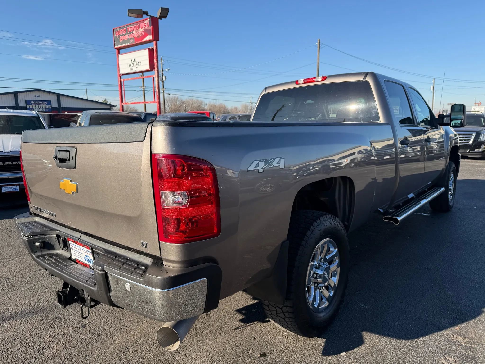 Used 2014 Chevrolet Silverado 3500 LT w/ Interior Plus Package image 6