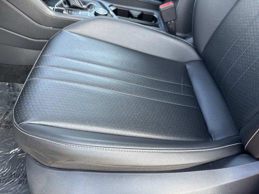 Used 2022 Volkswagen Tiguan SE R-Line image 27