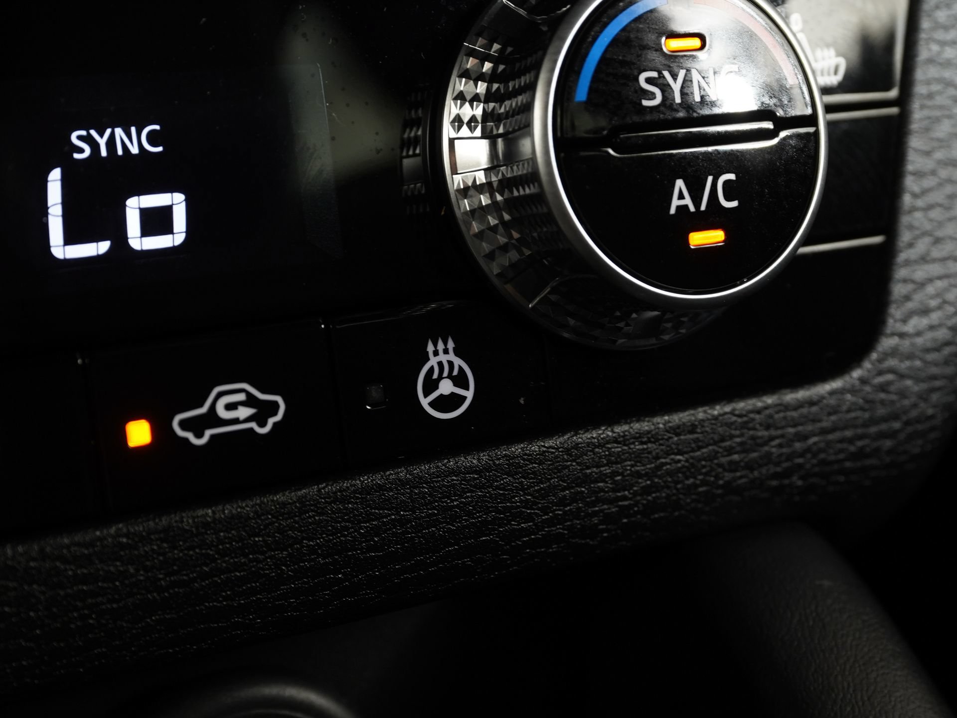 New 2026 Mitsubishi Outlander LE FWD image 16