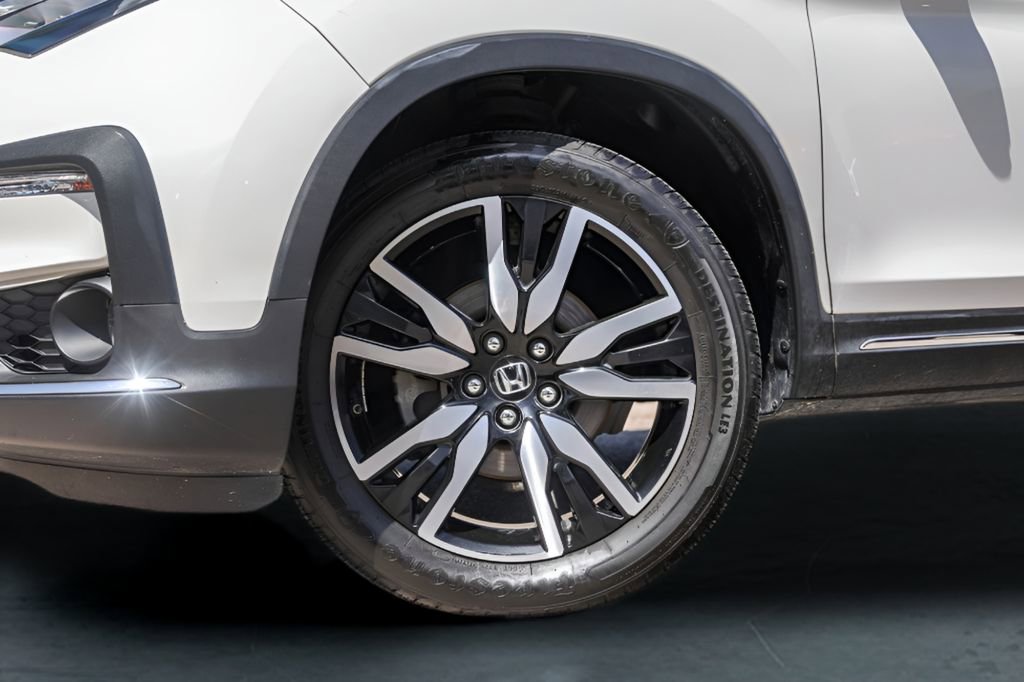 Used 2019 Honda Pilot Elite image 4