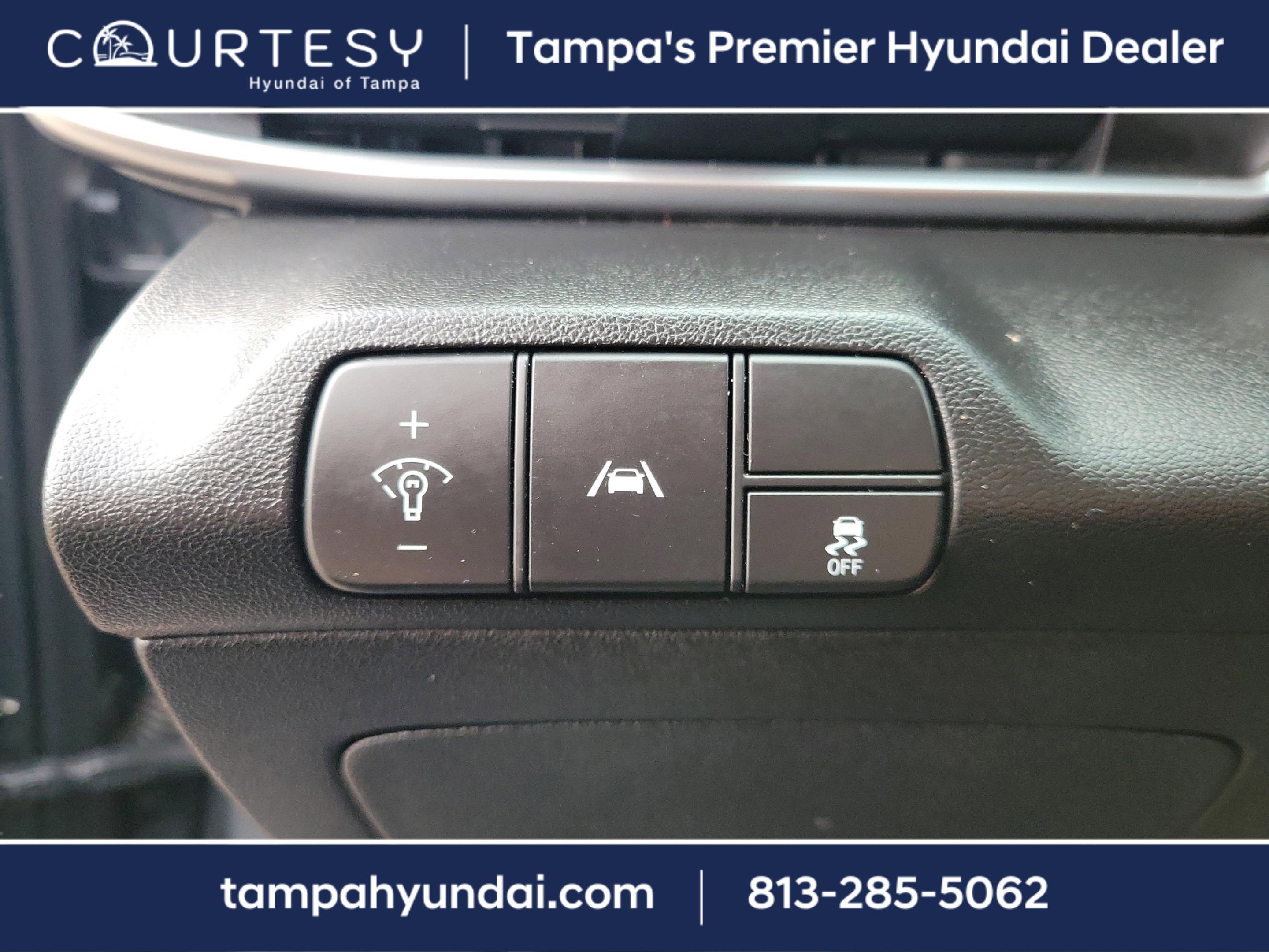 Used 2023 Hyundai Elantra SEL image 19