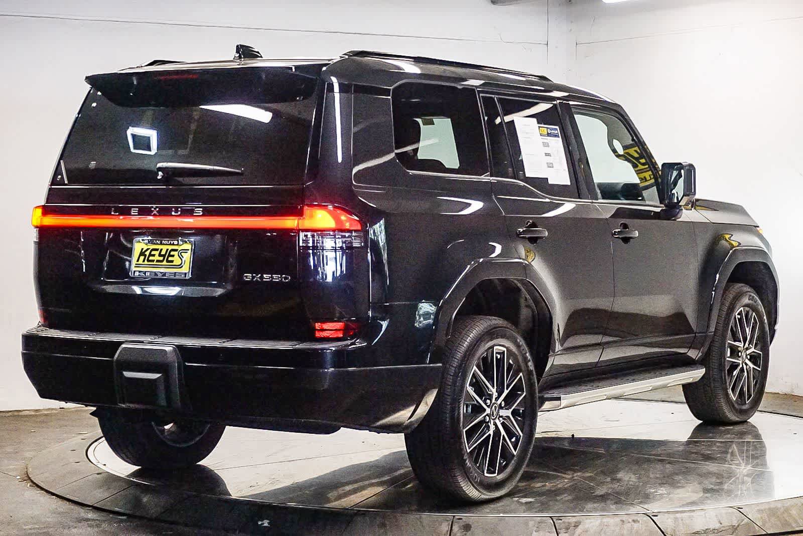 Used 2026 Lexus GX 550 w/ Accessory Package (ZB) AWD/4WD image 4