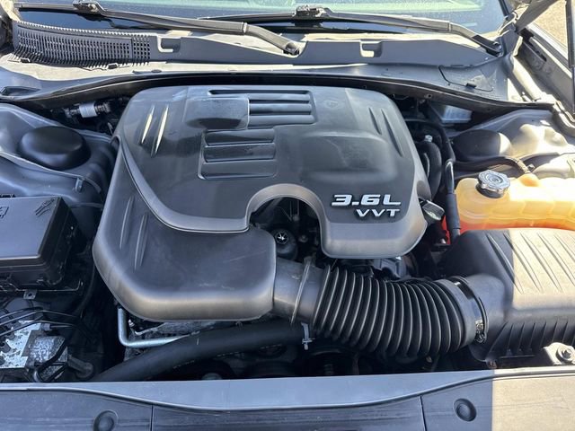Used 2019 Dodge Charger SXT image 12