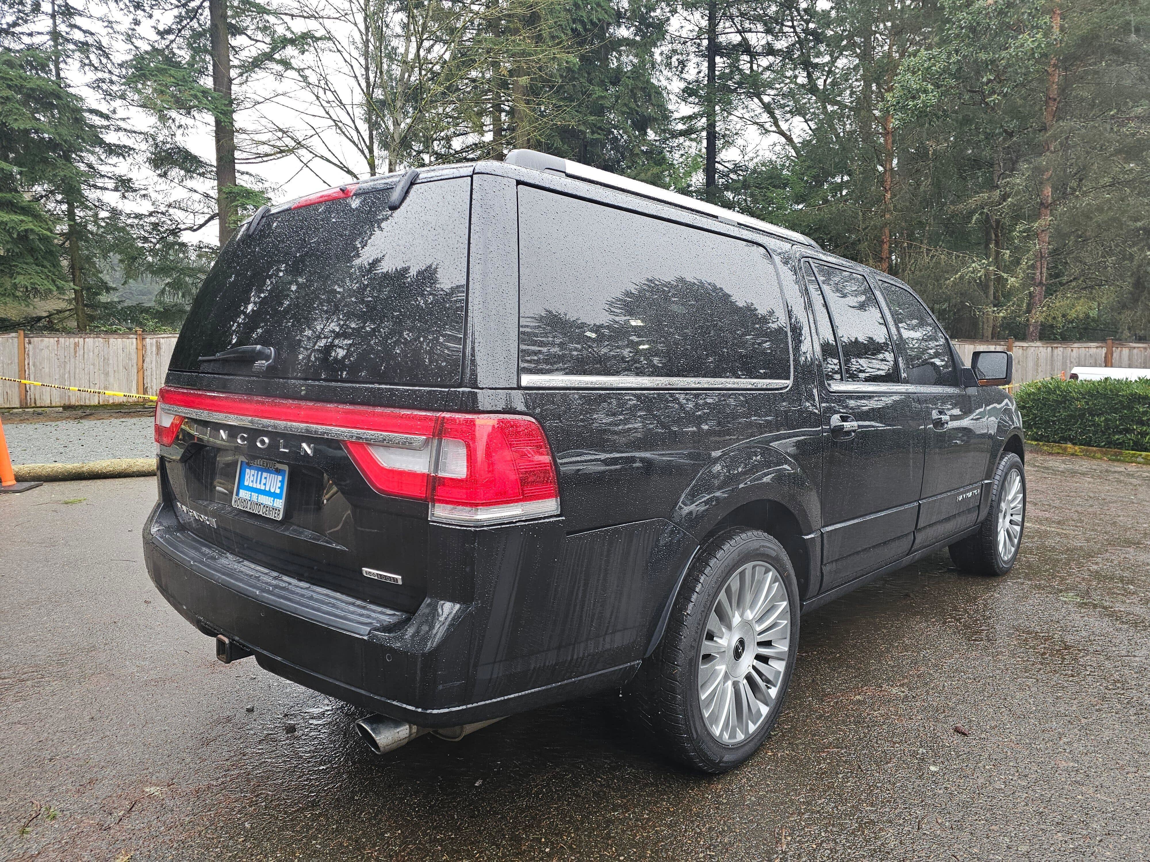 Used 2016 Lincoln Navigator L Reserve image 7