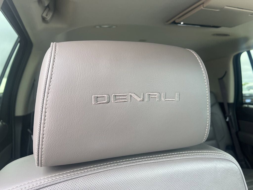 Used 2019 GMC Yukon Denali w/ Denali Ultimate Package AWD/4WD image 14