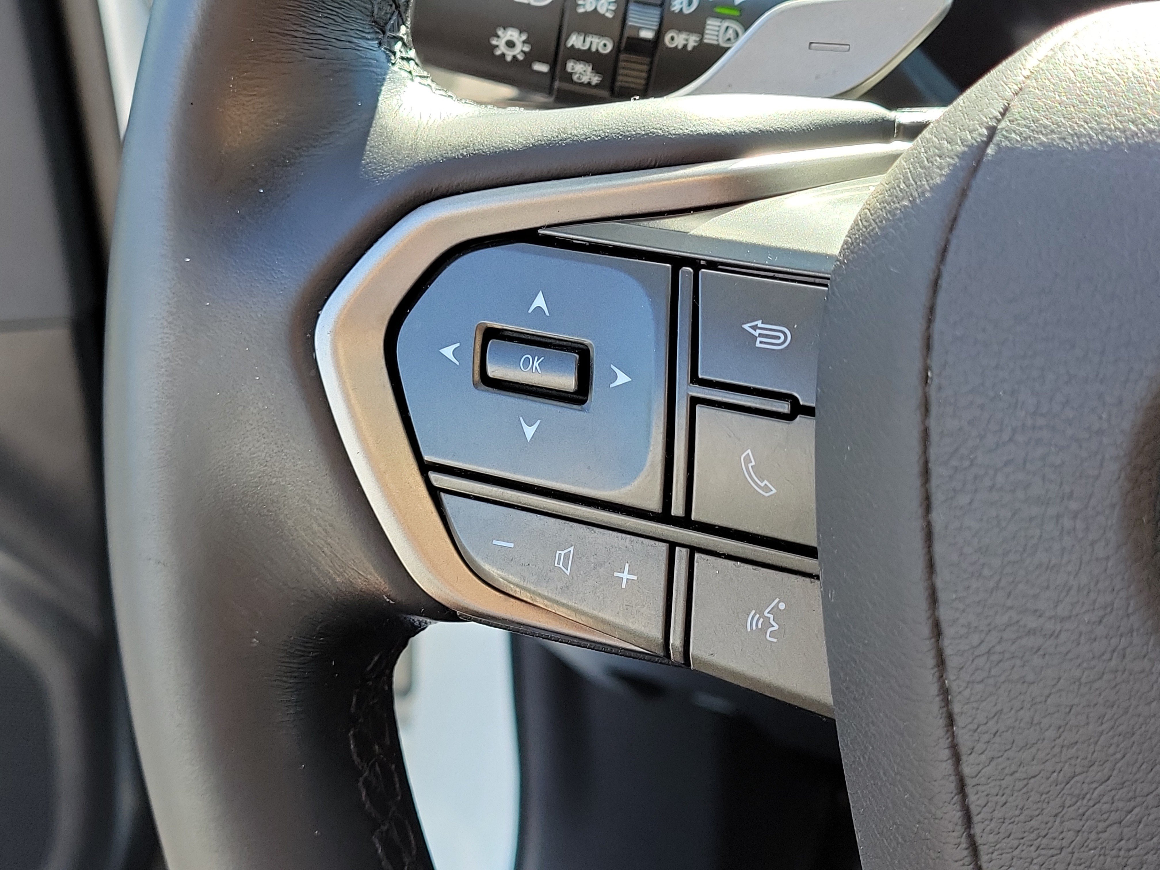 Used 2023 Lexus NX 250 FWD w/ Towing Package (2000 Lbs) image 29
