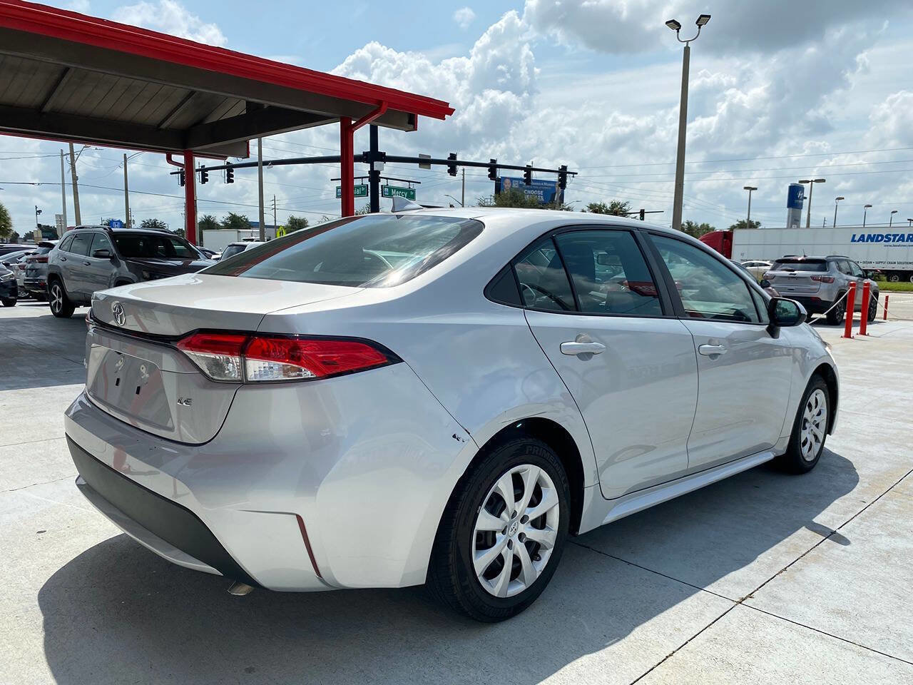 Used 2020 Toyota Corolla LE FWD image 4