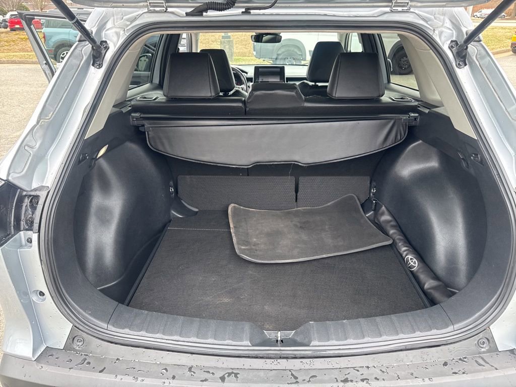 Used 2023 Toyota Corolla Cross XLE FWD image 27
