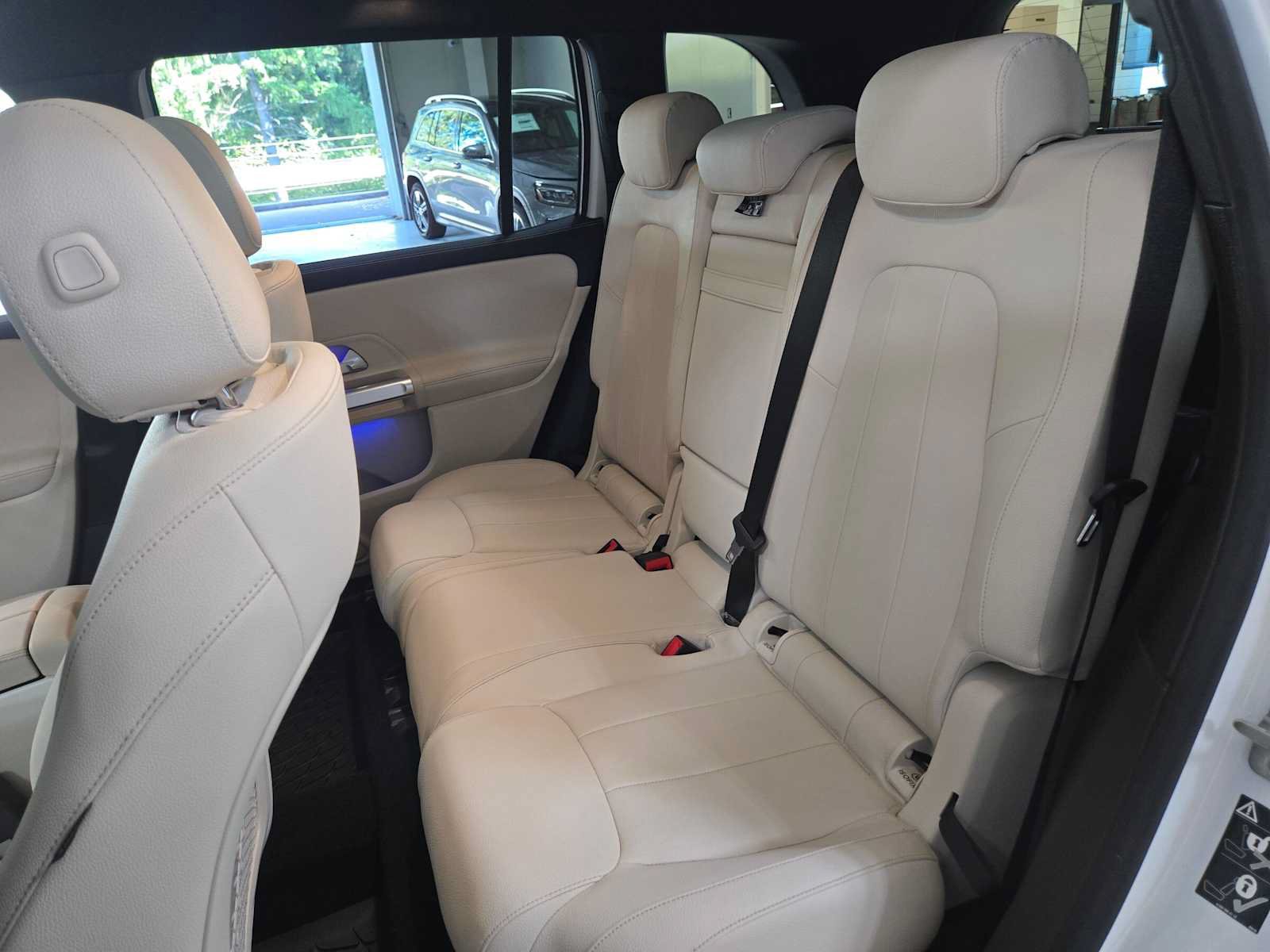 Used 2024 Mercedes-Benz GLB 250 4MATIC image 17