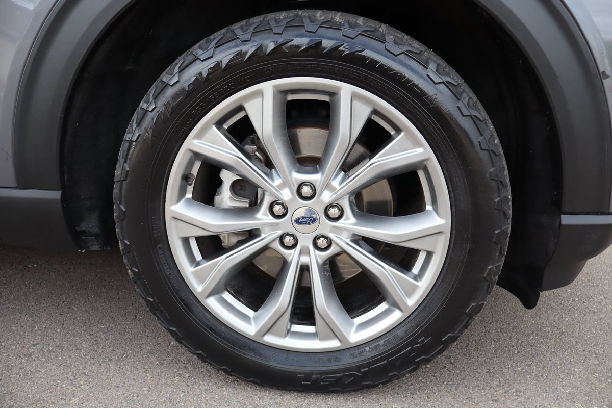 Used 2021 Ford Explorer XLT w/ Equipment Group 202A AWD/4WD image 46