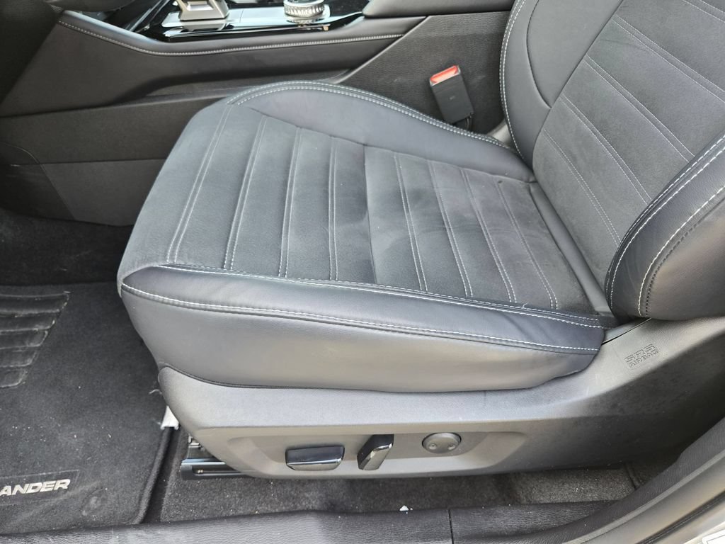 Used 2025 Mitsubishi Outlander SE AWD/4WD image 15