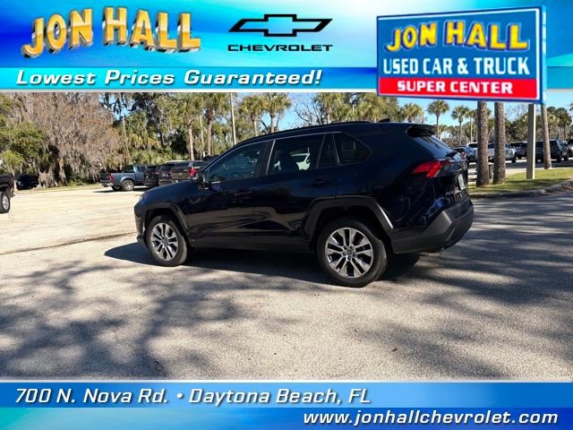 Used 2021 Toyota RAV4 XLE Premium image 7