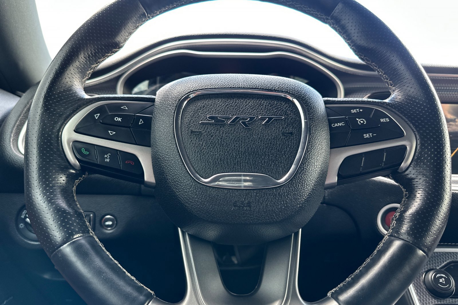 Used 2015 Dodge Challenger SRT Hellcat image 35