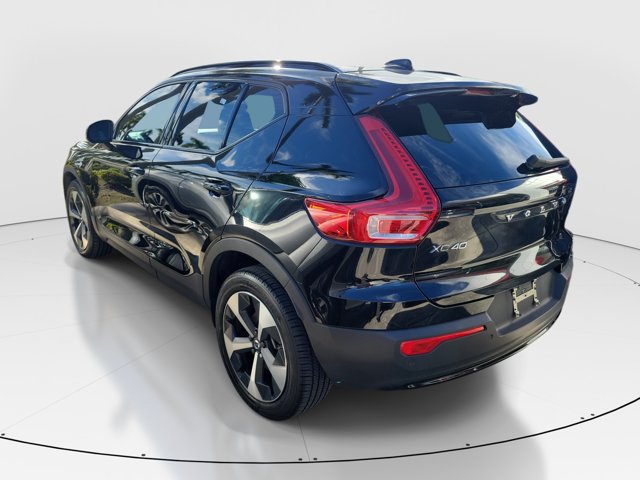 Used 2024 Volvo XC40 B5 Core w/ Protection Package Premier AWD/4WD image 4