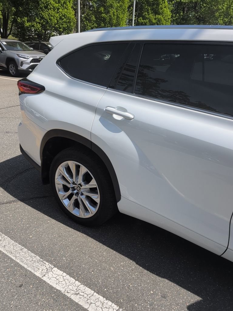 Used 2022 Toyota Highlander Limited image 20
