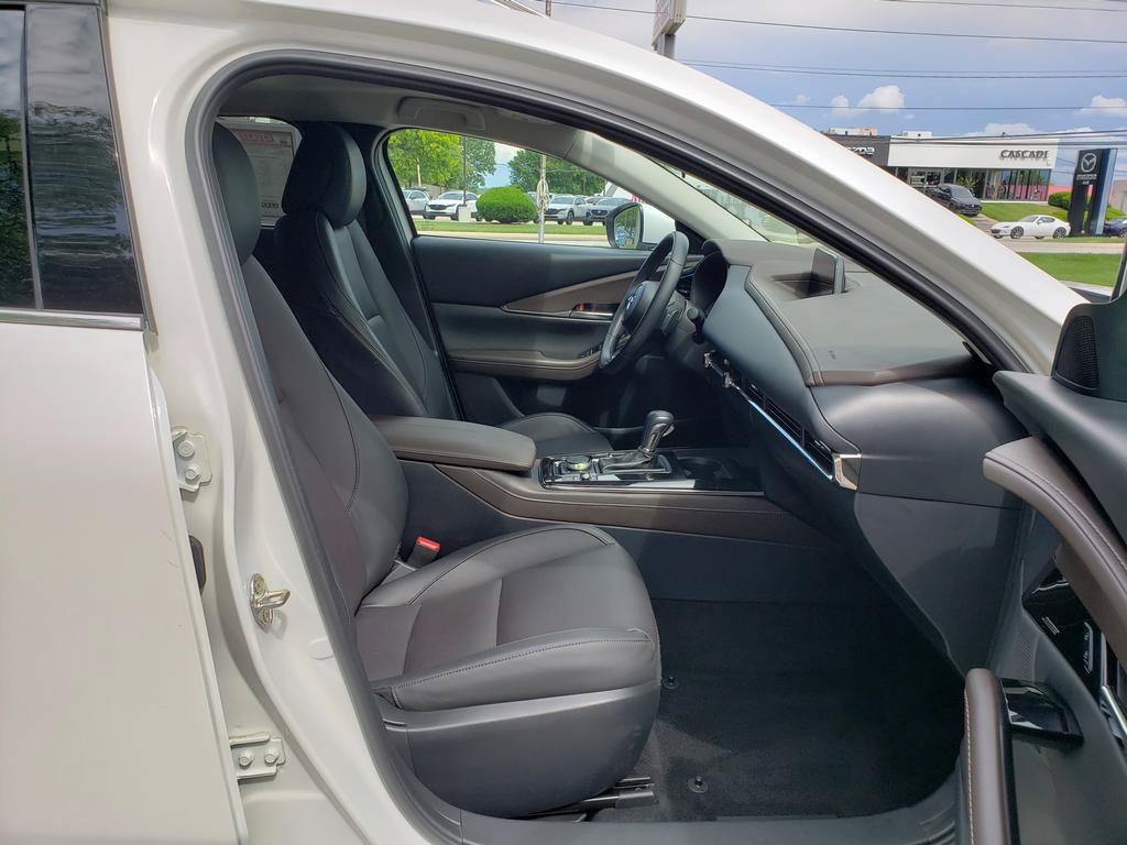 Used 2022 MAZDA CX-30 AWD 2.5 S w/ Premium Package image 17