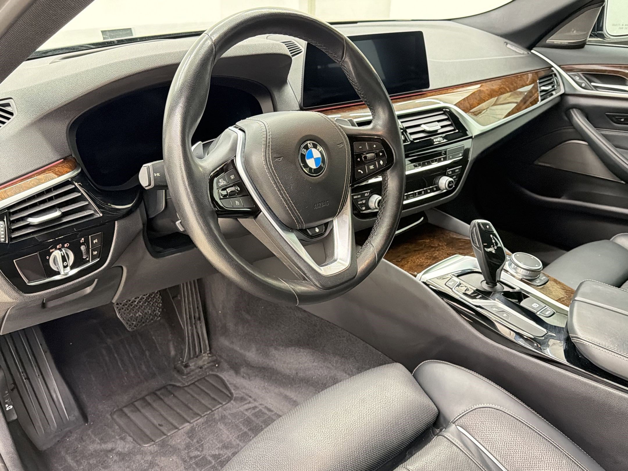 Used 2020 BMW 540i xDrive w/ Premium Package AWD/4WD image 4