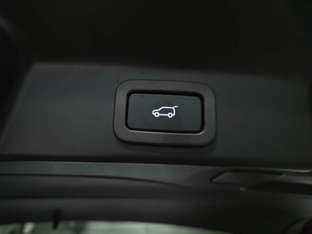 Used 2019 Jaguar F-PACE S AWD/4WD image 37