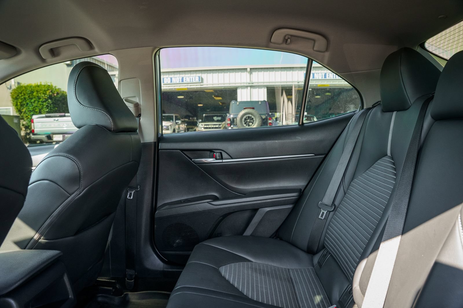 Used 2023 Toyota Camry SE FWD image 17