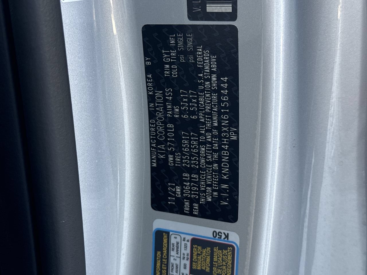 Used 2022 Kia Carnival LX FWD image 30